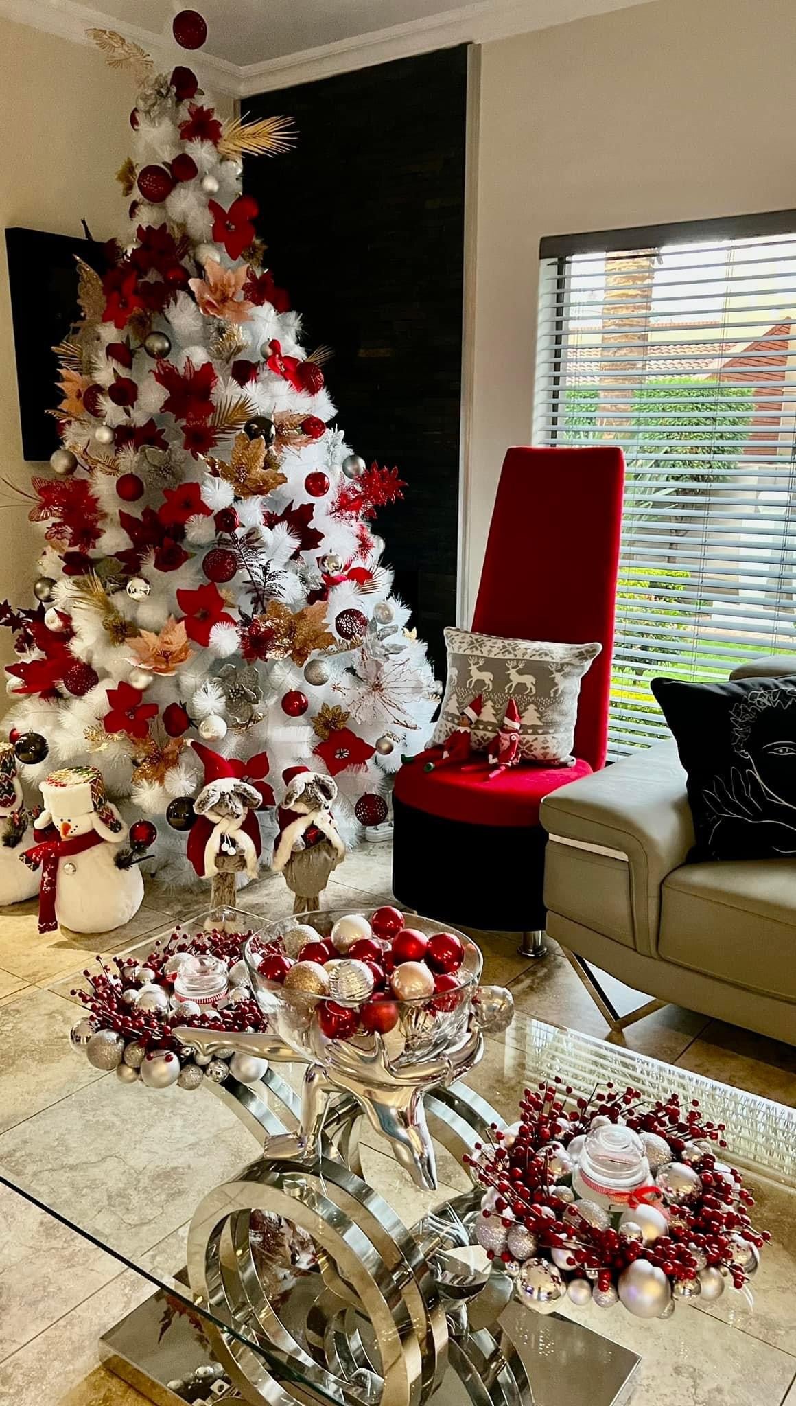 Snow White Christmas tree-Red decoratives – Curtain Gallore